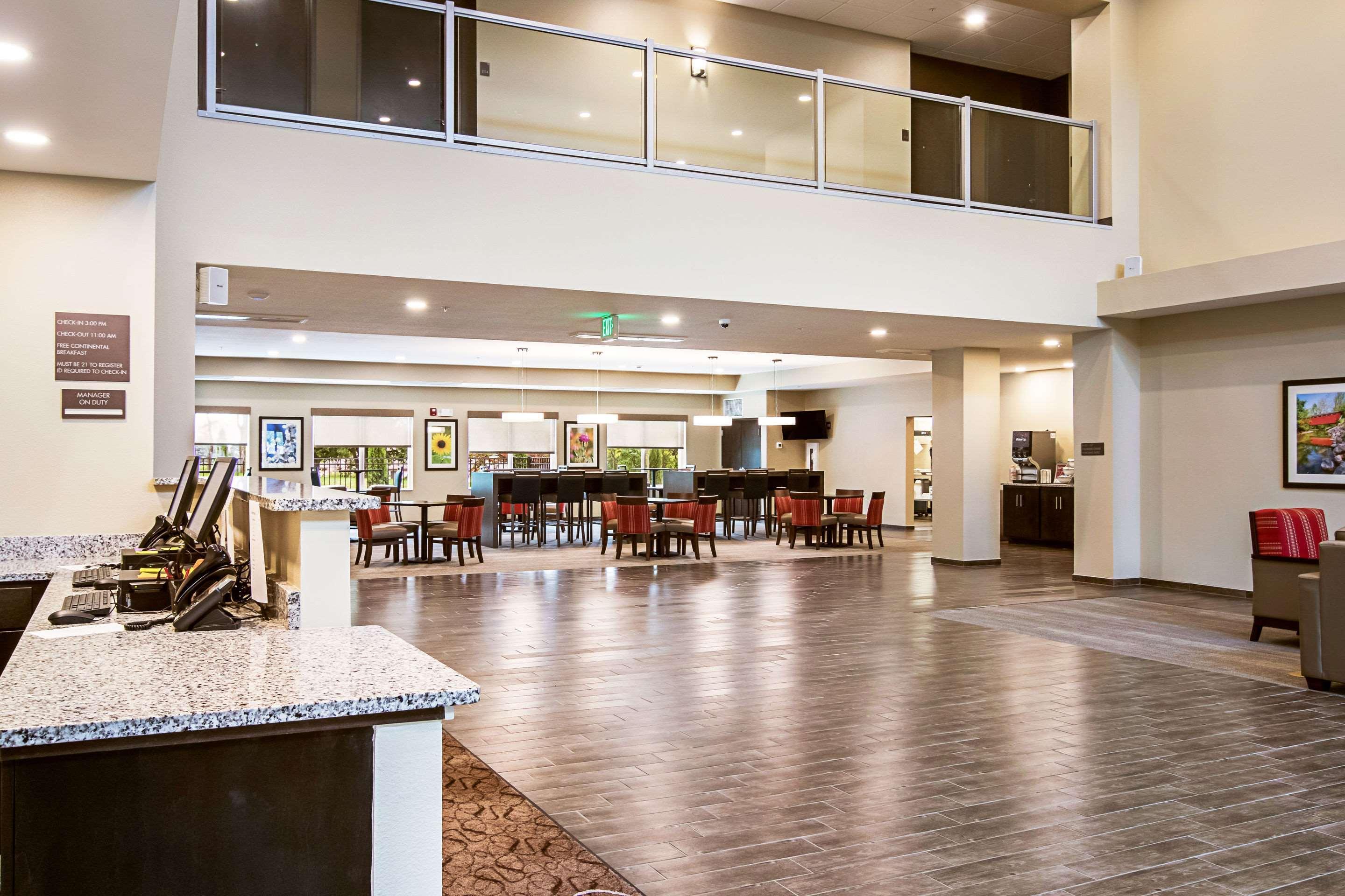 Comfort Suites Wooster Near University Campus Buitenkant foto