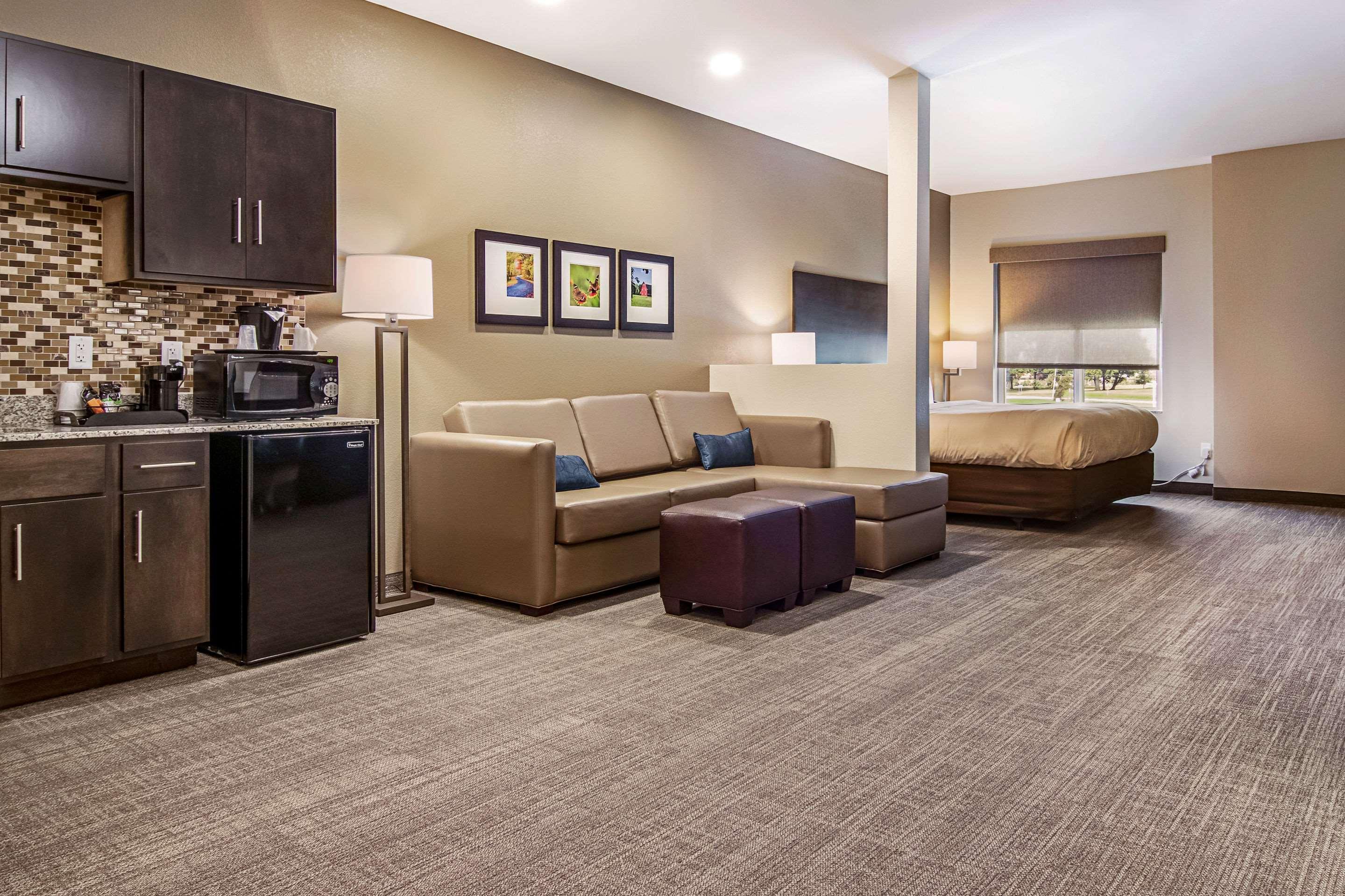 Comfort Suites Wooster Near University Campus Buitenkant foto