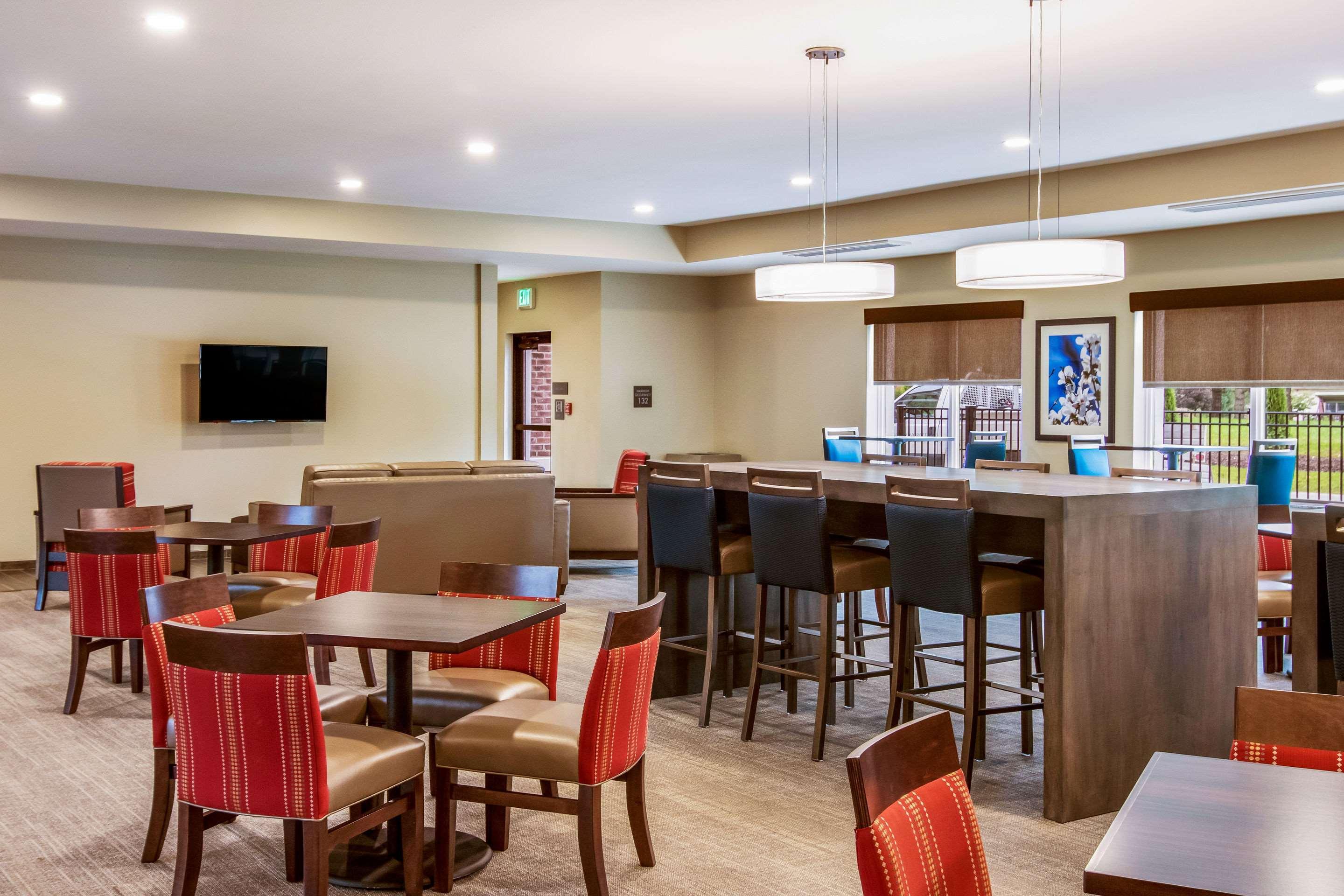 Comfort Suites Wooster Near University Campus Buitenkant foto