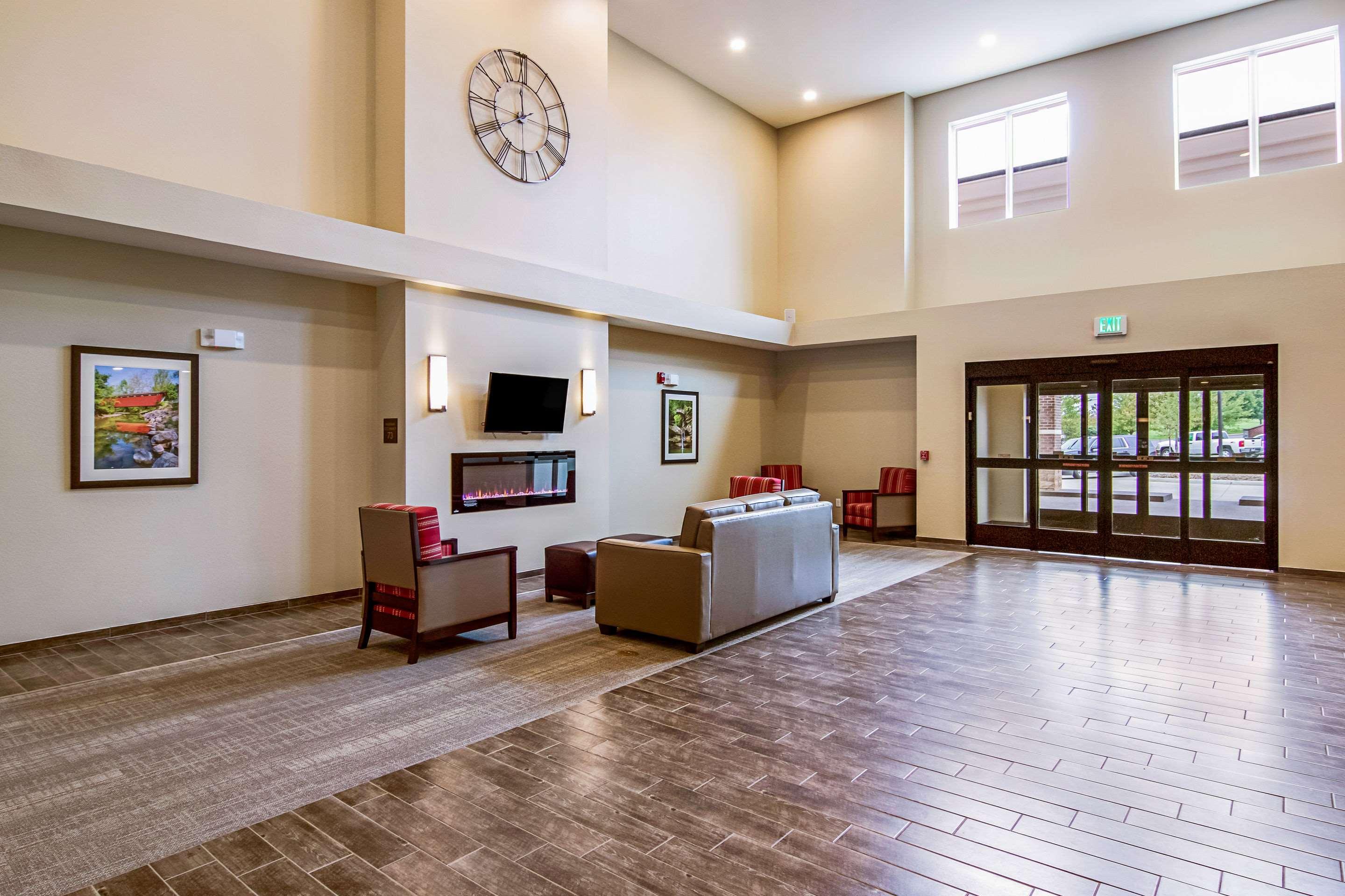 Comfort Suites Wooster Near University Campus Buitenkant foto