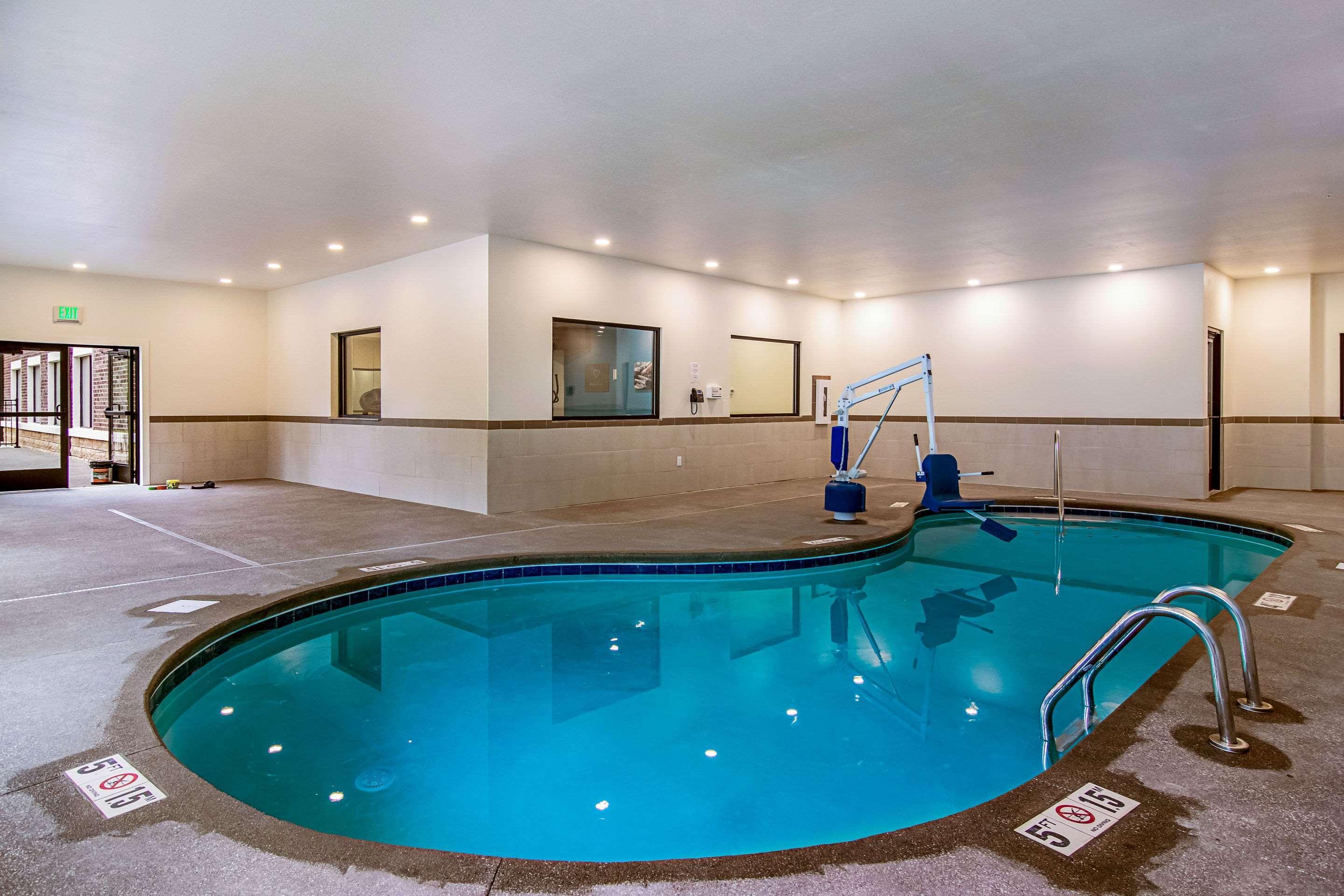 Comfort Suites Wooster Near University Campus Buitenkant foto