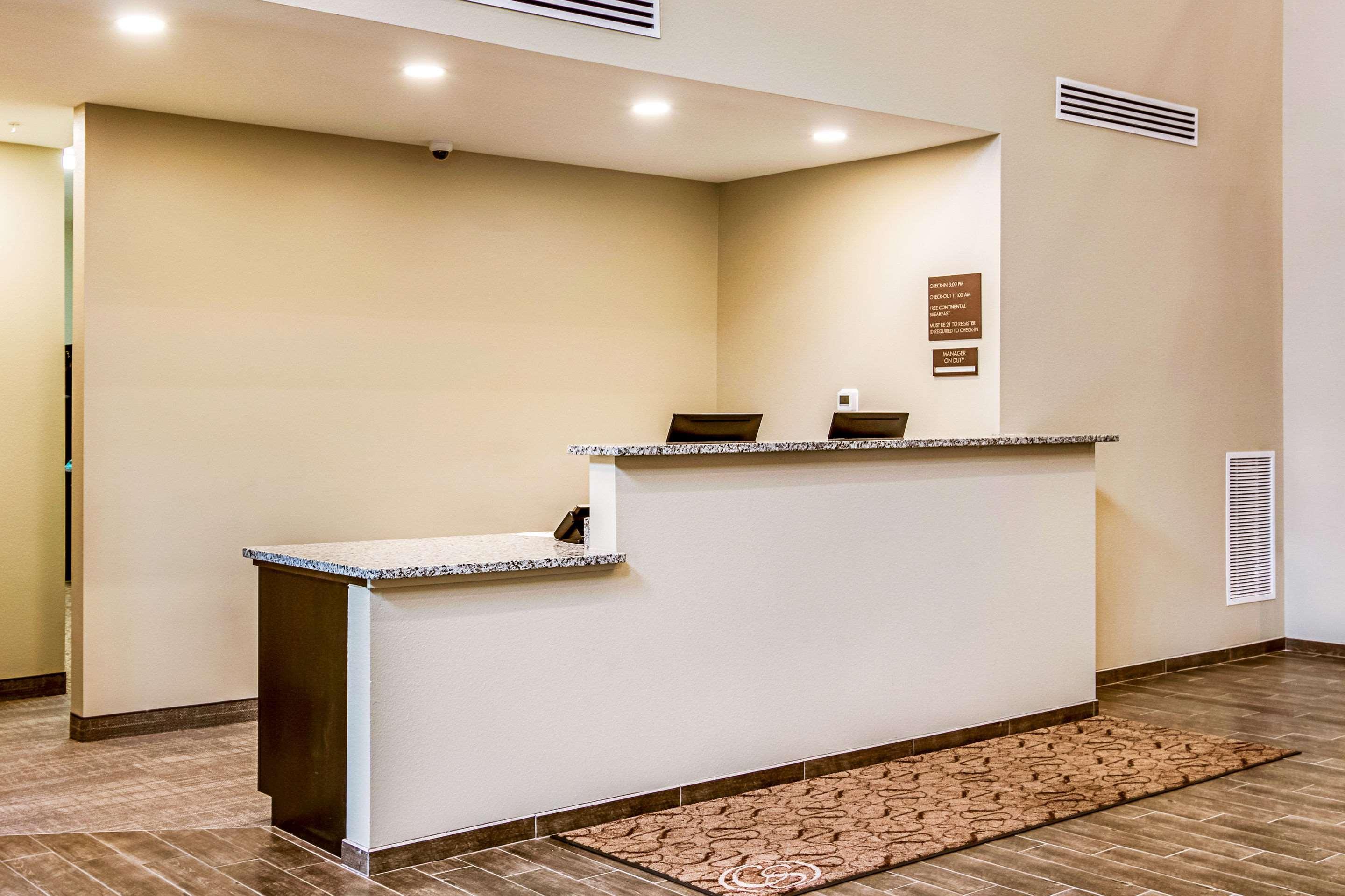 Comfort Suites Wooster Near University Campus Buitenkant foto