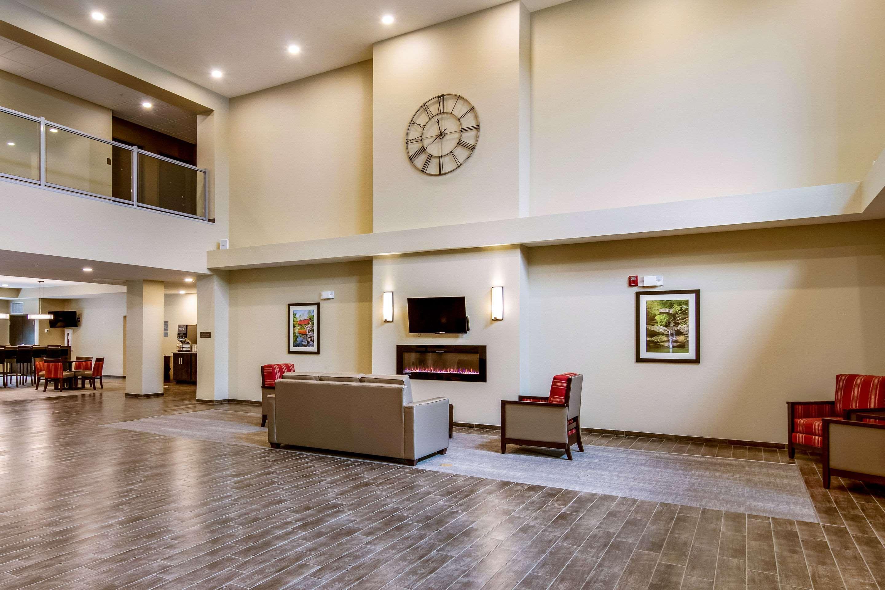 Comfort Suites Wooster Near University Campus Buitenkant foto