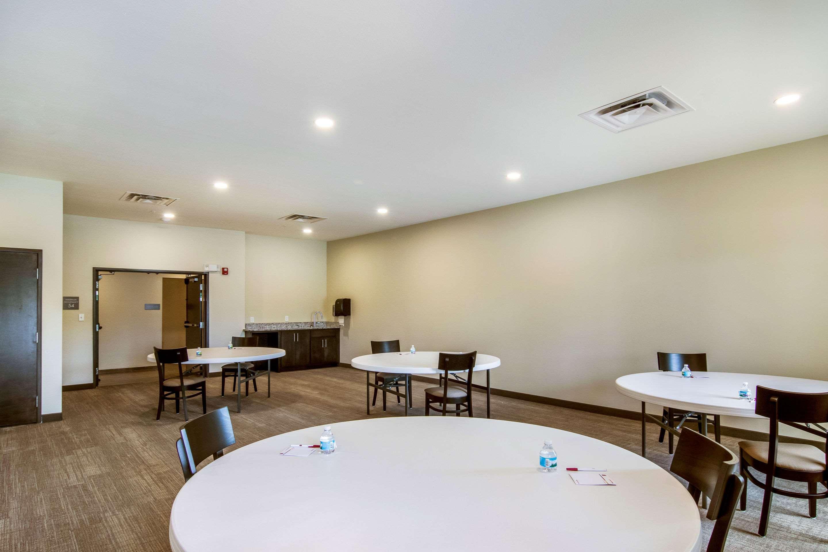 Comfort Suites Wooster Near University Campus Buitenkant foto