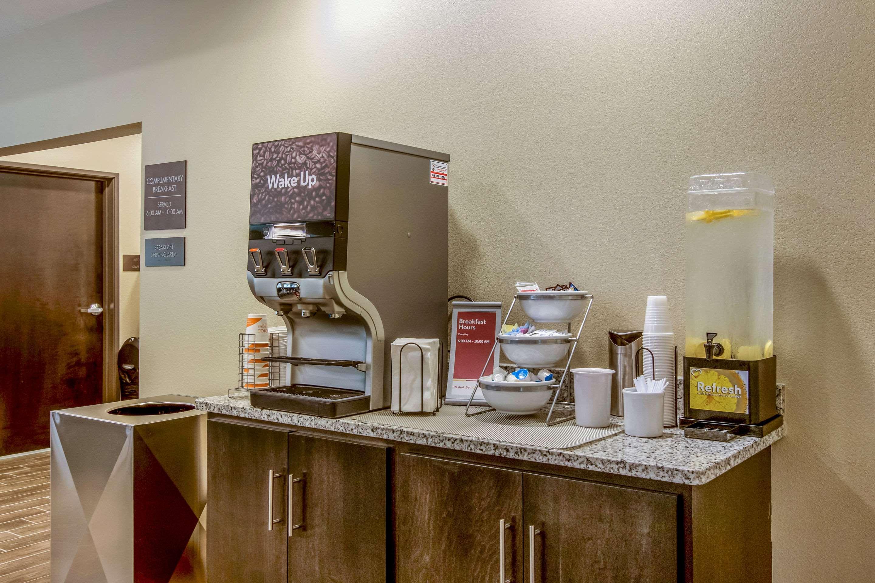 Comfort Suites Wooster Near University Campus Buitenkant foto